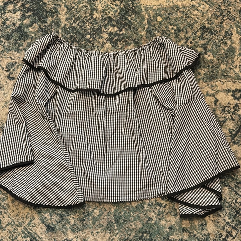 Off the shoulder plaid shirt with fun sleeves